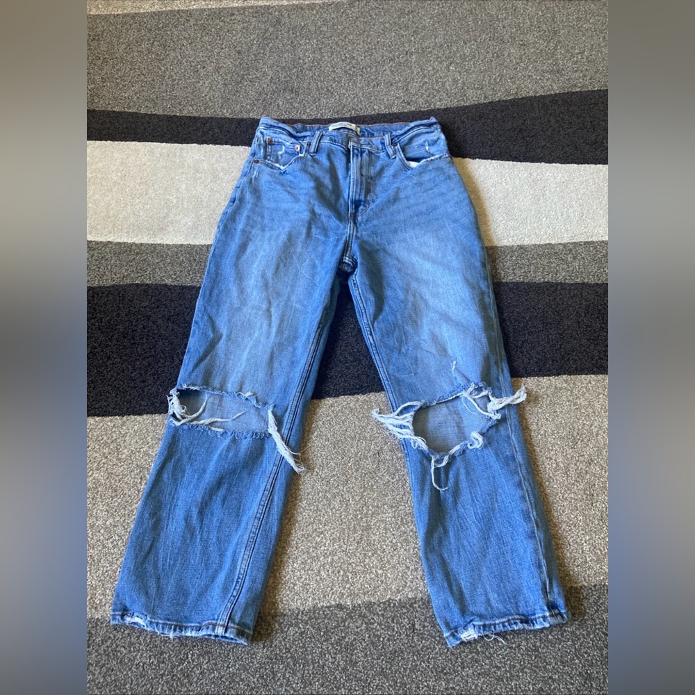 Abercrombie & Fitch Ultra High Rise Straight Ankle Jean Distressed 27/8 Short